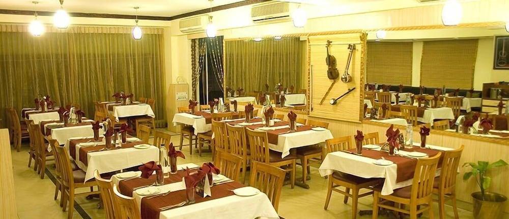 Ramanashree Brunton Hotel Bangalore Eksteriør billede